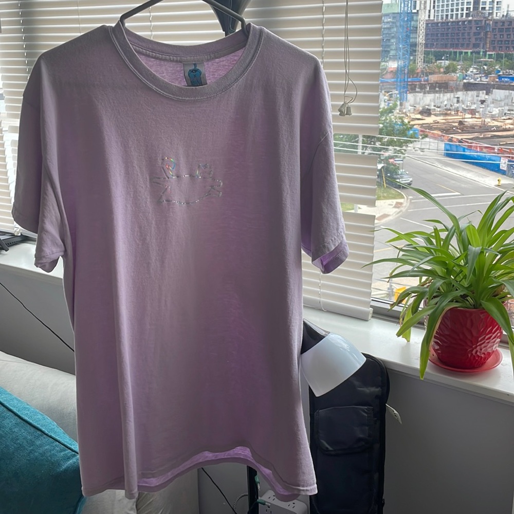 Holographic Cat Shirt Leon Karssen